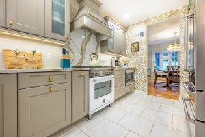 gorgeous pattern walls and marbled and tile backsplash